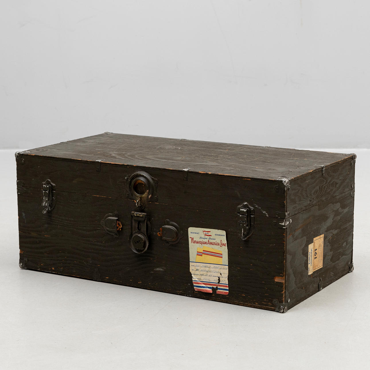 RESEKOFFERT, Trä, 1900-tal.