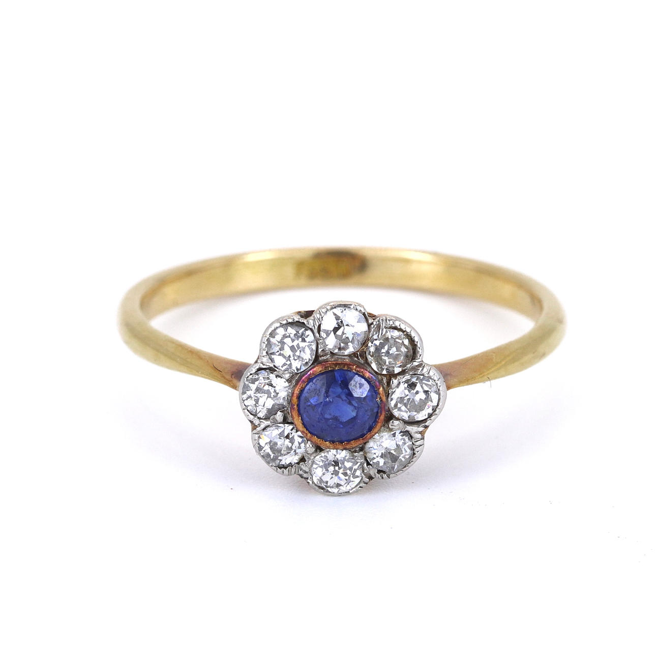 18CT GOLD SAPPHIRE & DIAMOND SET RING.