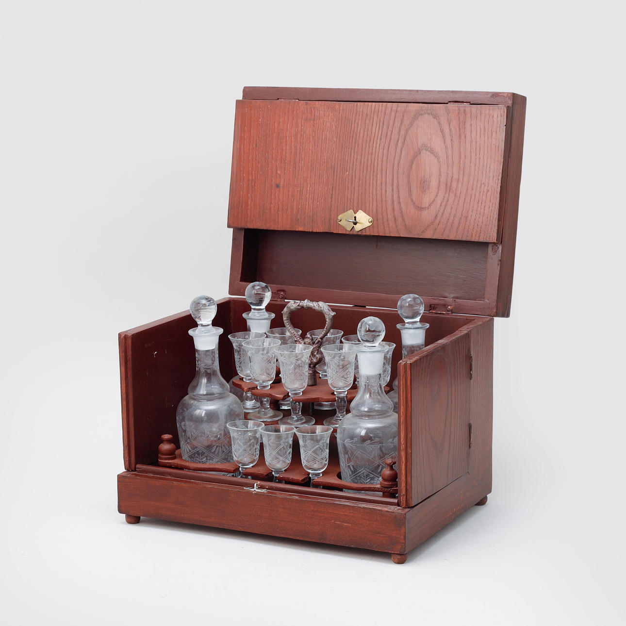 A liqueur cave, 18th/20th century.