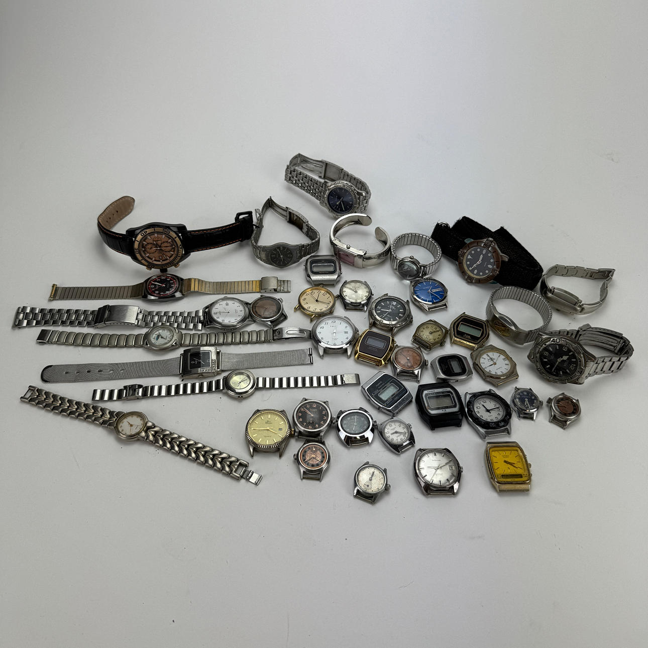 PARTI ARMBANDSUR, bland annat Moretime.