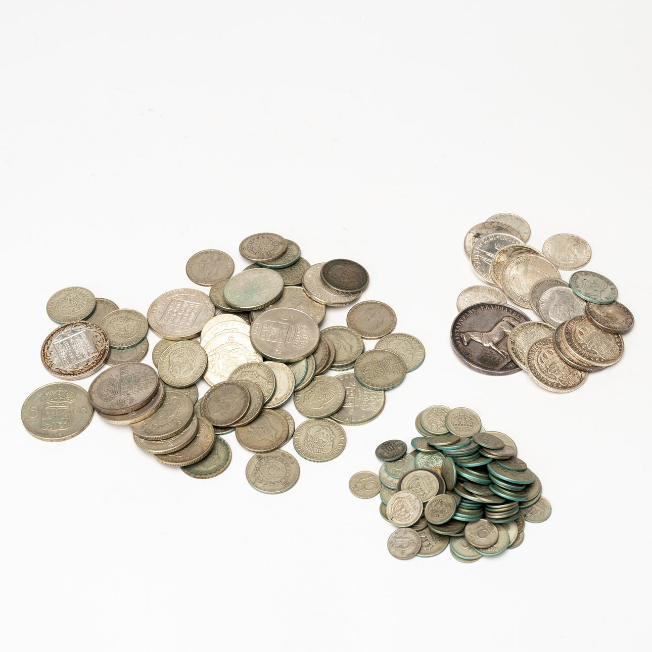 A coin, silver 40-80%, Sweden.