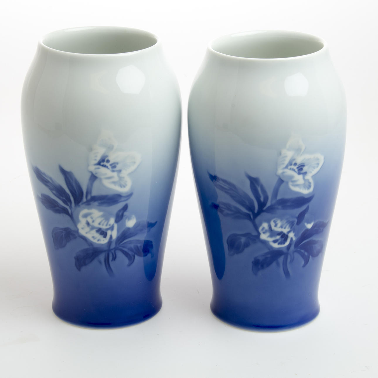 VASER, 1 par, "Julrosen", Bing & Gröndal.