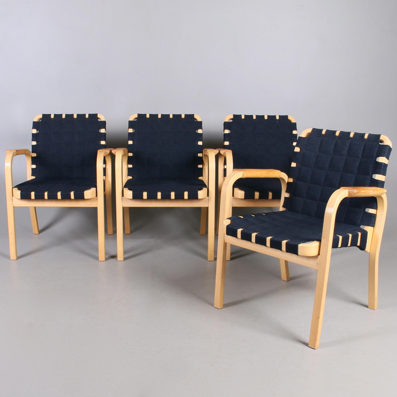 KARMSTOLAR, 4 st. "Modell 45", Alvar Aalto för Artek, 1900-talets andra hälft.
