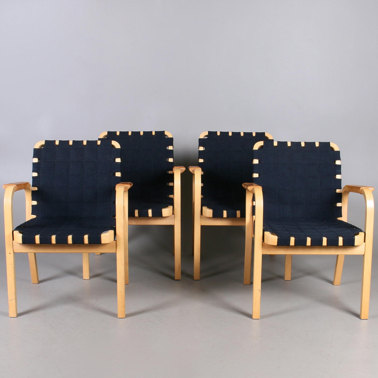 KARMSTOLAR, 4 st. "Modell 45", Alvar Aalto för Artek, 1900-talets andra hälft.