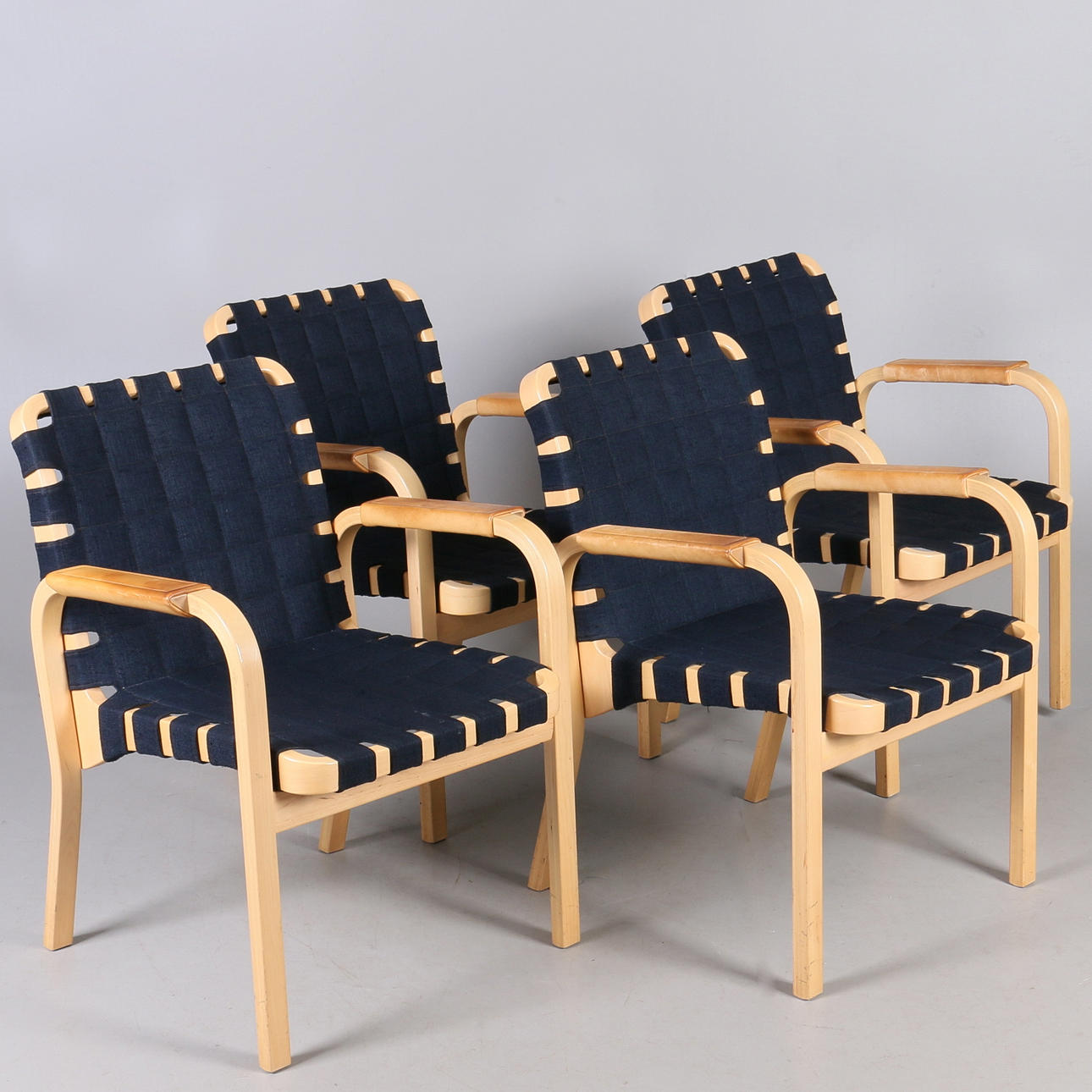 KARMSTOLAR, 4 st. "Modell 45", Alvar Aalto för Artek, 1900-talets andra hälft.
