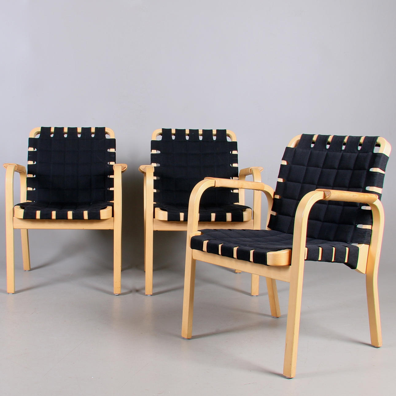 KARMSTOL, 3 st. "Modell 45", Alvar Aalto för Artek, 1900-talets andra hälft.