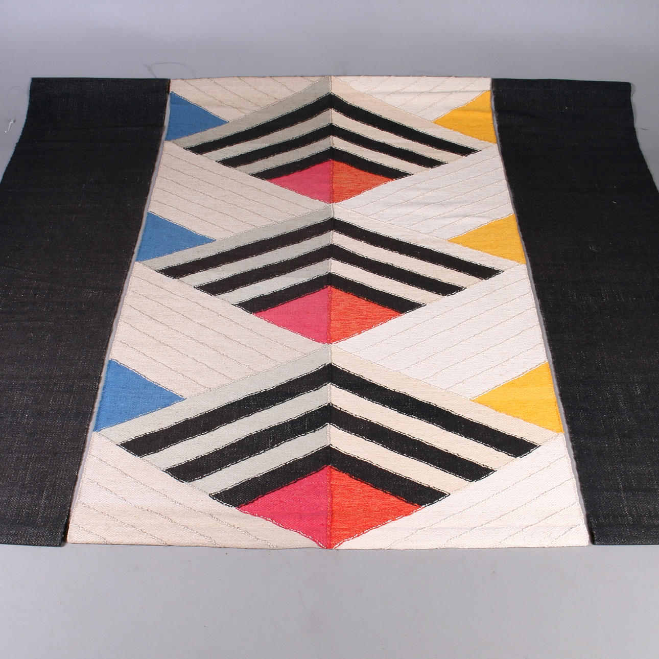 CHRISTINA STENSTRÖM. Väggbonad, 3 delar, hellinne, "Element III", Nyköping, 1986.