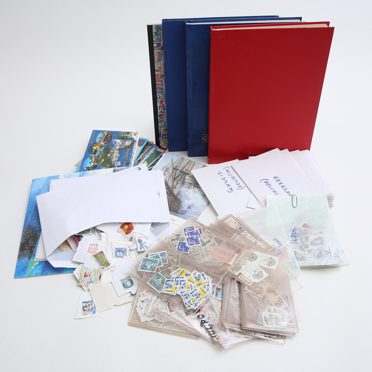 STAMPS, lot, Swedish/foreign, mostly stamped.