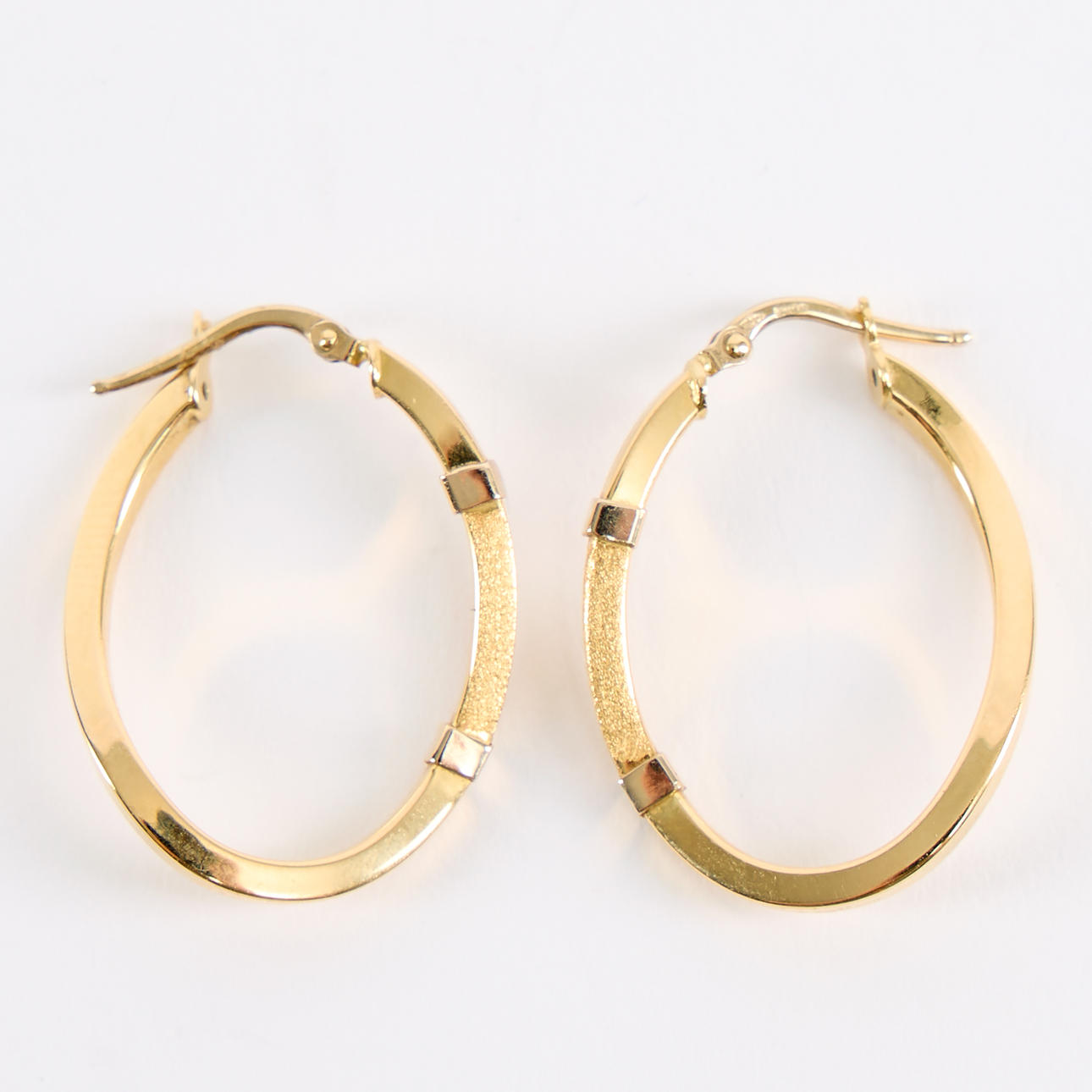 ÖRHÄNGEN, ett par, guld 18K.