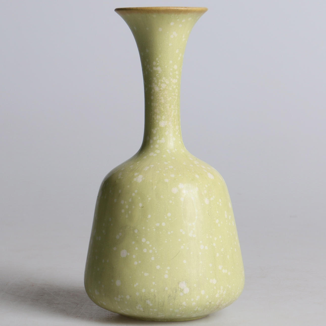 VAS, stengods, Gunnar Nylund, Rörstrand, omkring 1900-talets mitt.