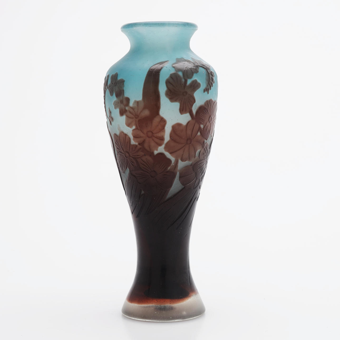 ÉMILE GALLÉ. Vas, överfångsglas, omkring 1900.