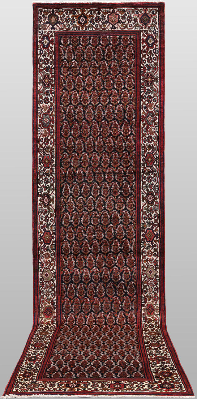 ORIENTAL RUG. Hamadan runner, 430 x 106 cm.