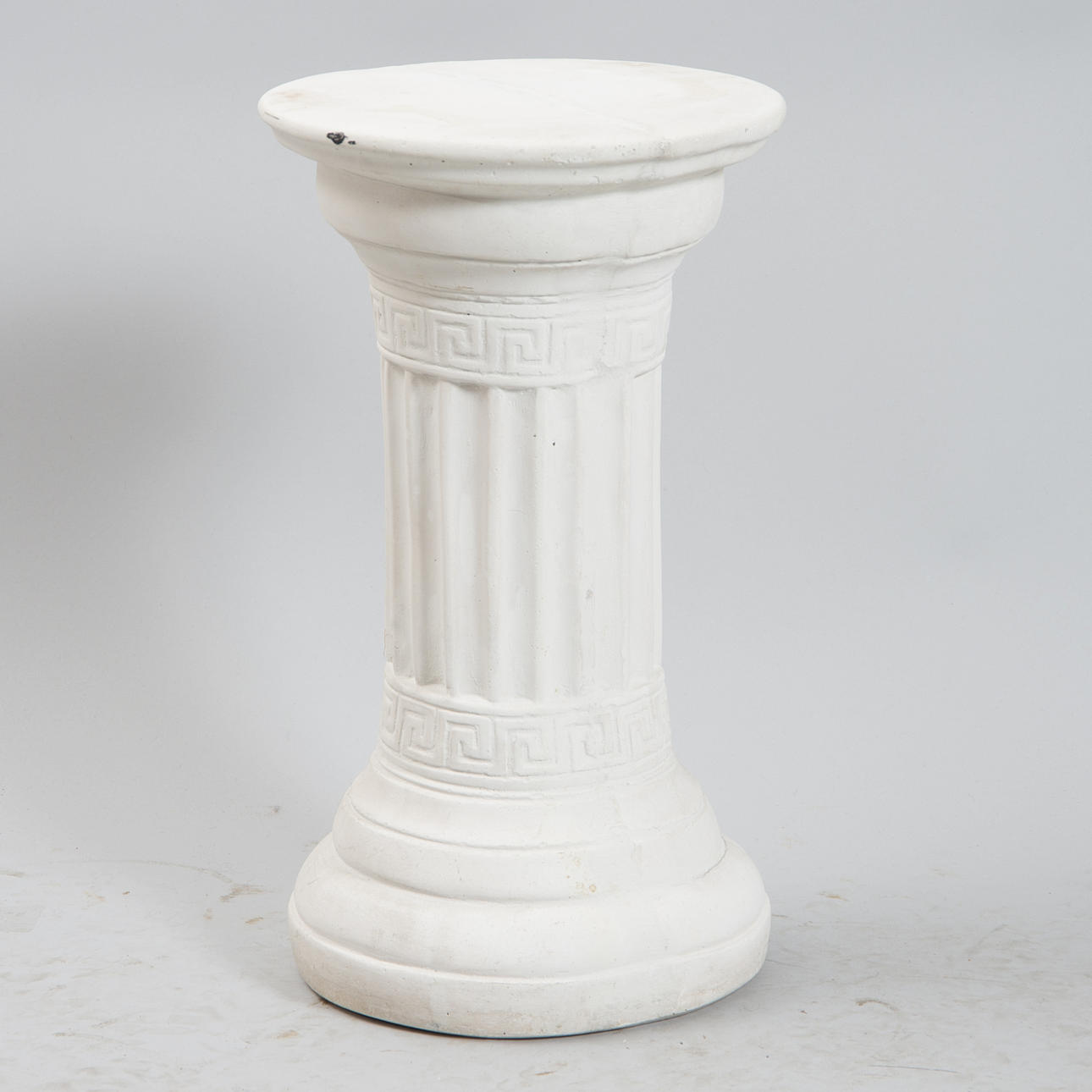 PIEDESTAL i form av kolonn, gustaviansk stil, konstmassa.