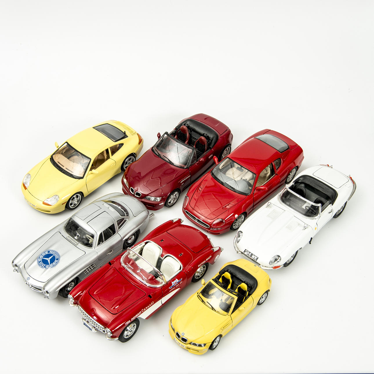 LEKSAKSBILAR, 7 stycken sportbilar, Urago.