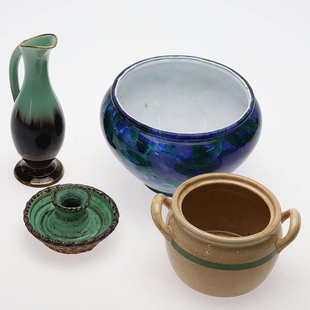 CERAMIC AND GLASS OBJECTS. 4 parts.