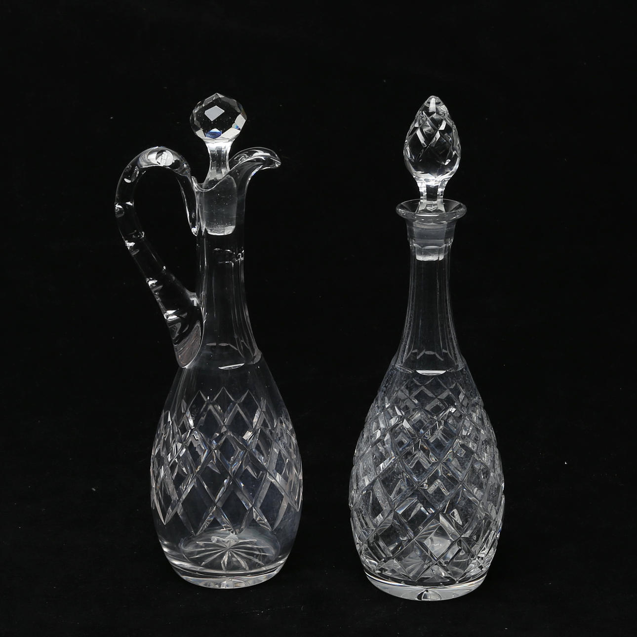 KARAFFER, 2 st, slipad dekor.