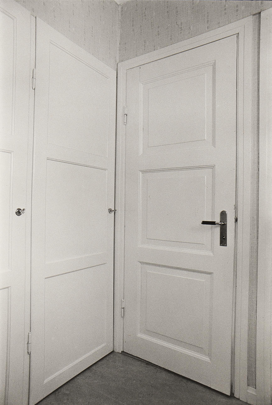 NILS-ERIK WIKEBÄCK. Doors.