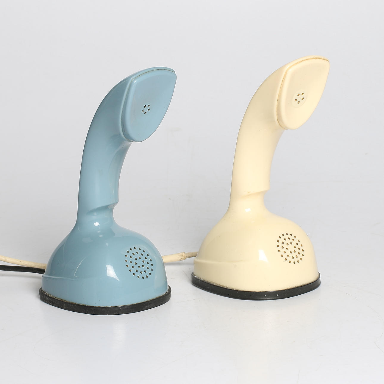 TELEFON, 2 st, "Cobra" eller "Ericofon", Hugo Blomberg, Ralph Lysell och G.Thames, LM Ericsson.