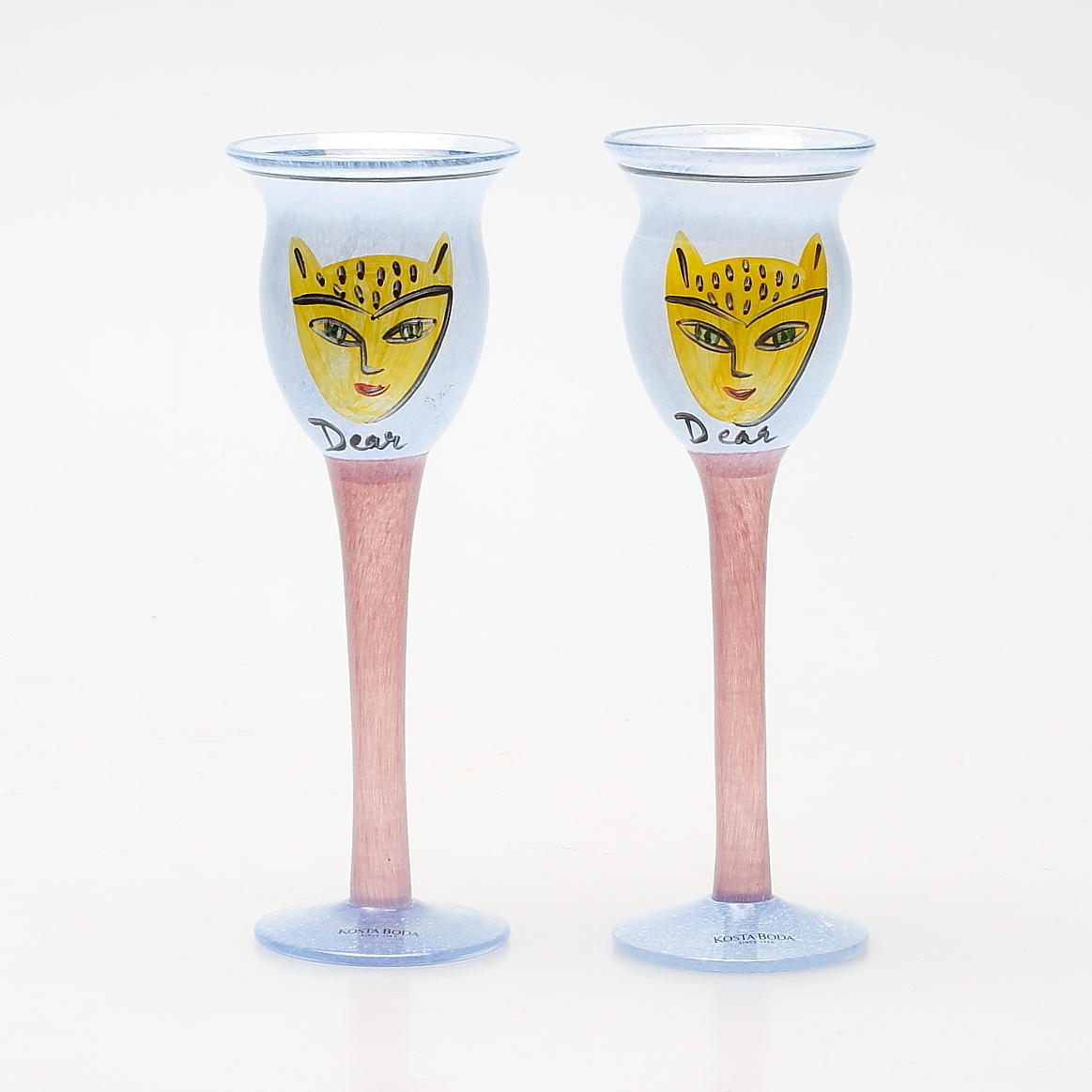 GLAS på FOT, "Dear", design Ulrica Hydman Vallien, Kosta Boda, signerade.