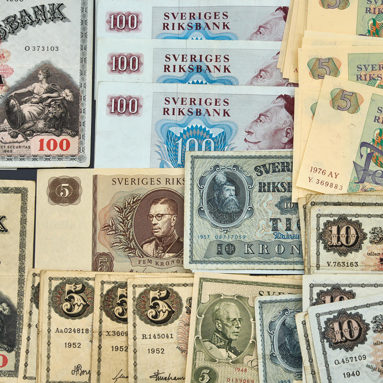 SWEDISH BANKNOTES, about 118 pcs, double collection.