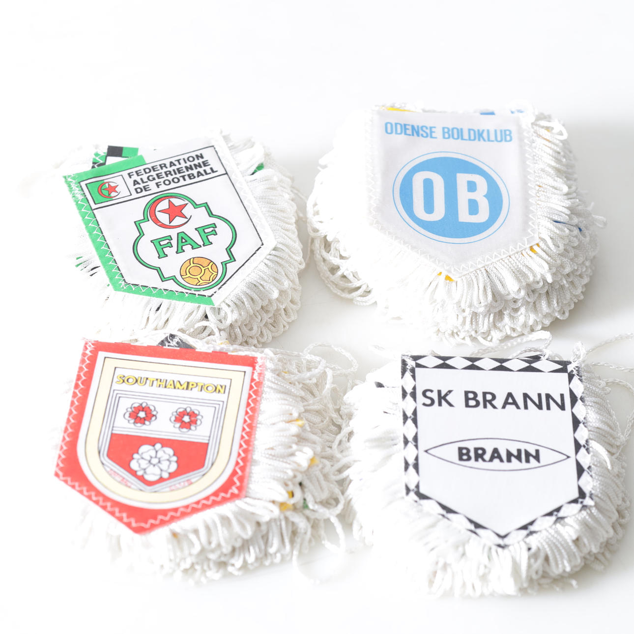 CLUB PENNANTS, approx. 60 pieces, different countries.