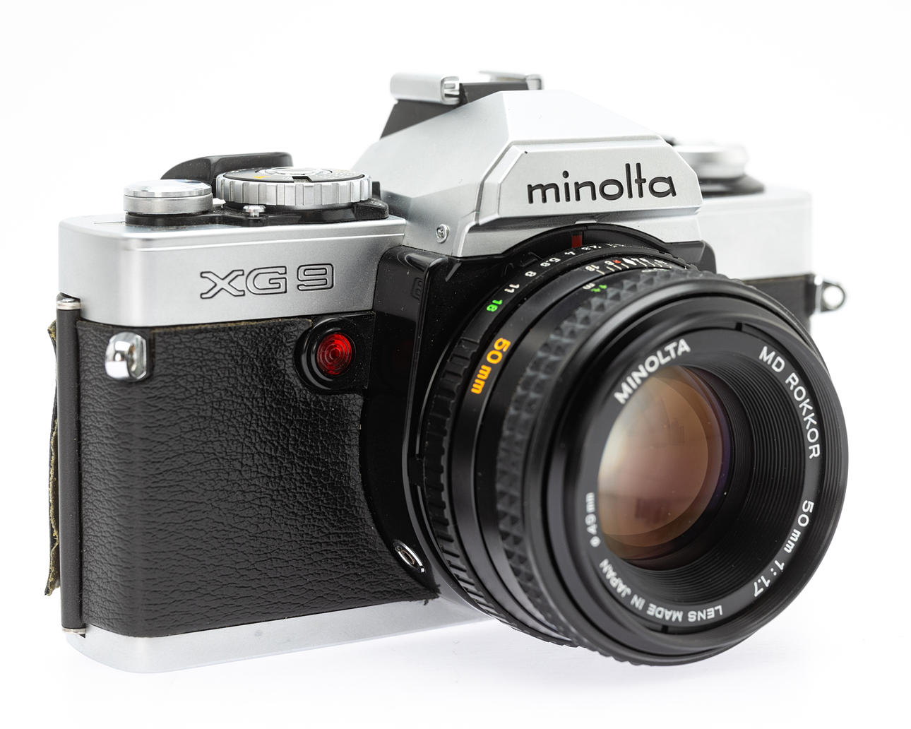 Minolta XG 9, 35mm SLR camera ( SN 9103020 ) with Minolta Lens MD
