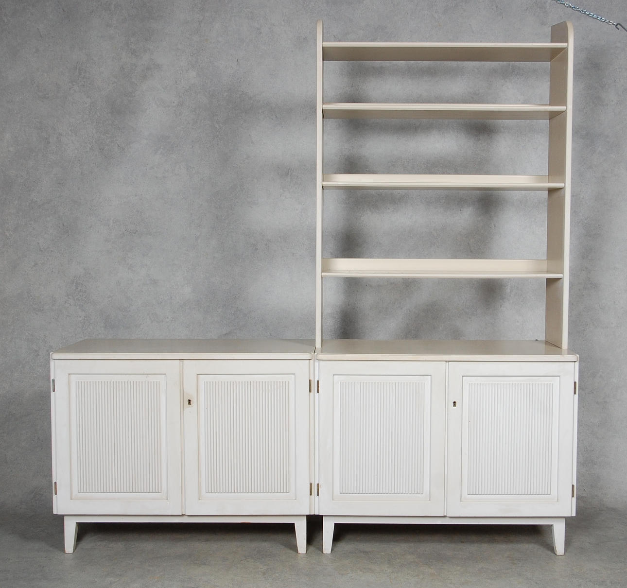 SKÅP/ HYLLOR 2 sektioner Carl Malmsten inspirerad 1950 tal.