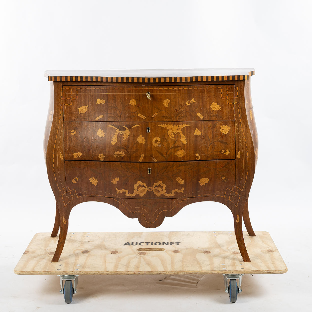 BYRÅ, intarsiadekor, rokoko-stil, 1900-tal.
