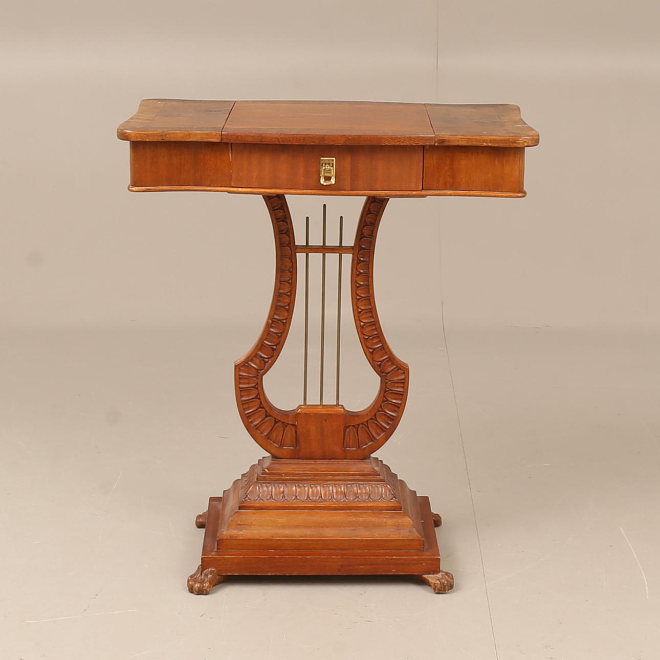 An Empire style sewing table, 20th century.