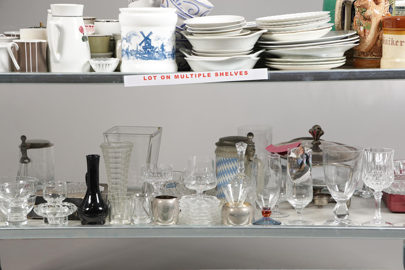 A LARGE COLLECTION OF CERAMIC & GLASSWARE (QTY). Ceramics & Porcelain ...