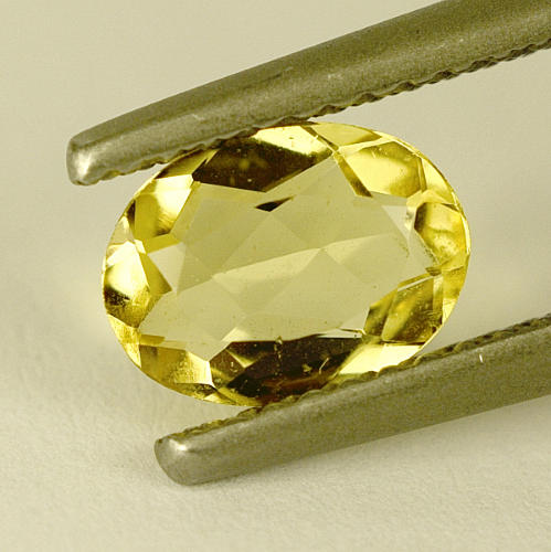 HELIODOR 0,88 CT. gul certificete.