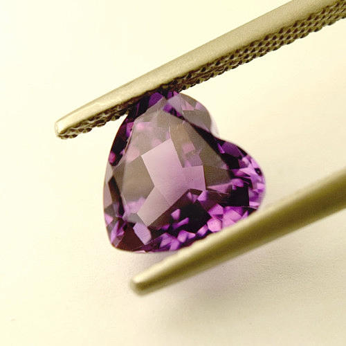 AMETIST 2,31 CT. lila certificete.