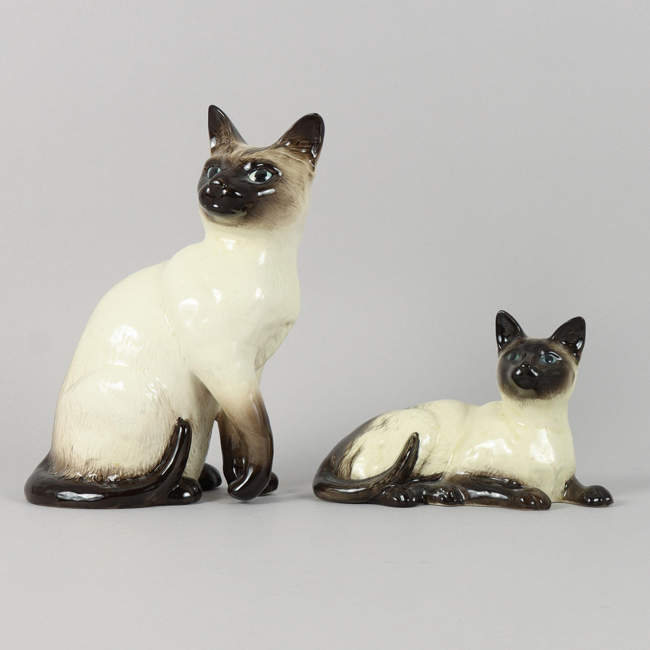 KATTER 2 stycken, porslin, Beswick.