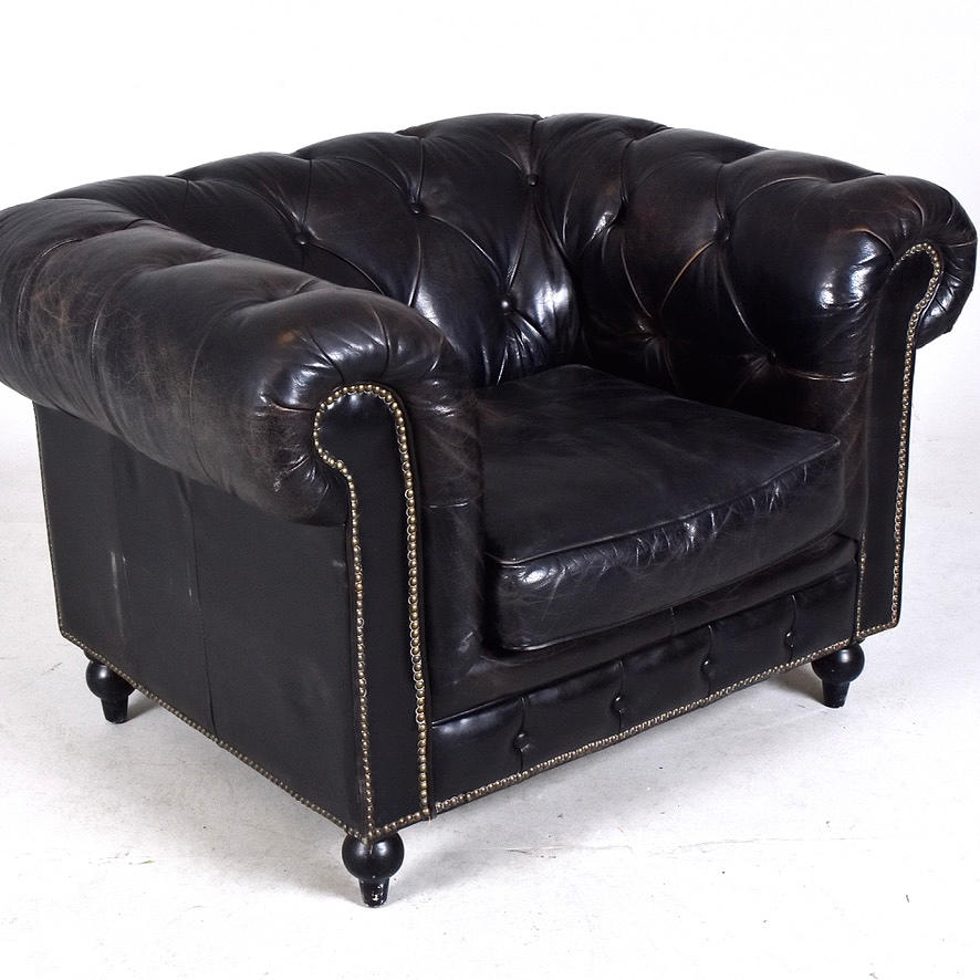 KENSINGTON Chesterfield skinnfåtölj.