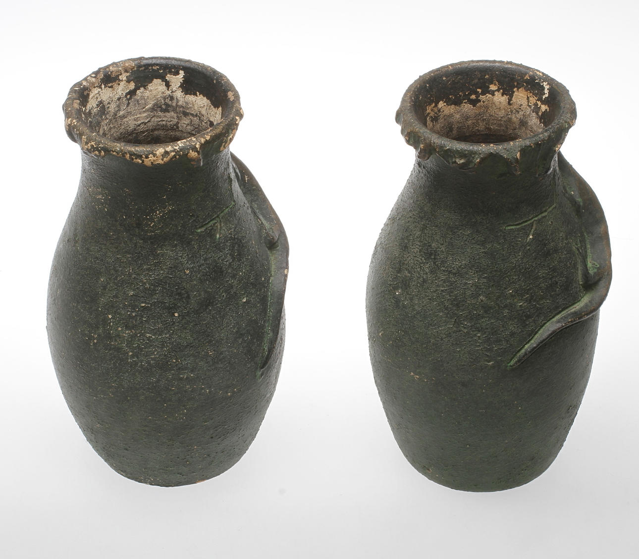 VASER, ett par, lergods, jugend, Gustav Adolf Johnn (G.A. Johnn), Malmö 1909-1919.