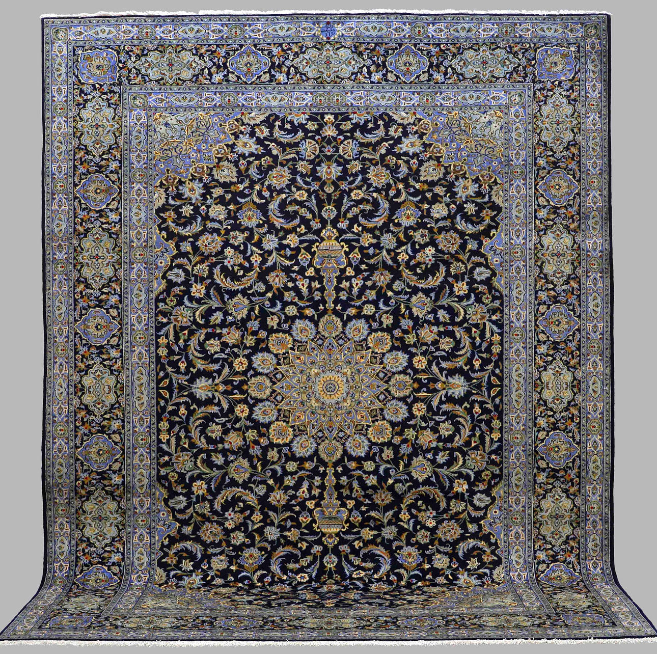 ORIENTMATTA. Blå Keshan, 386 x 292 cm.