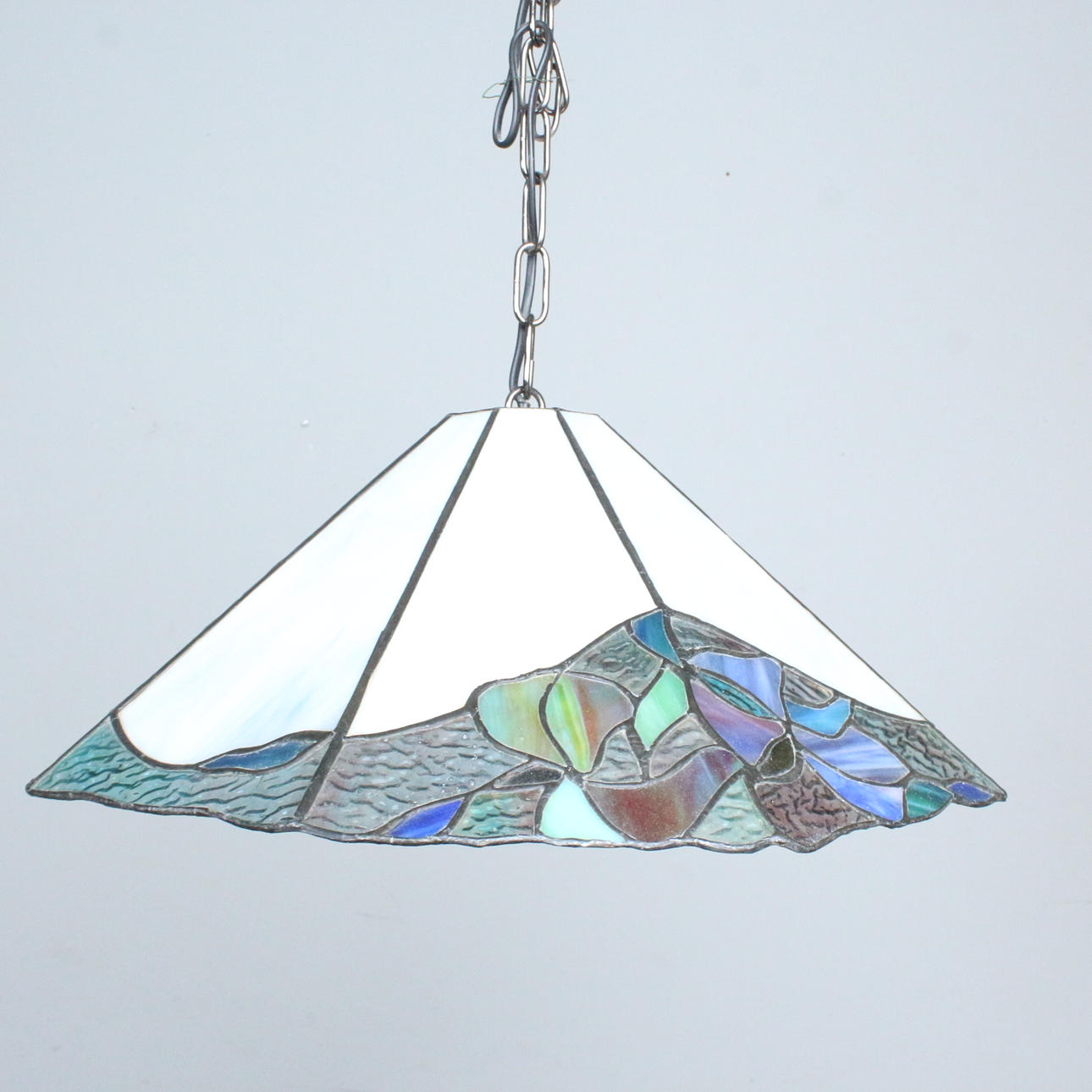 Tiffany style ceiling lamp.