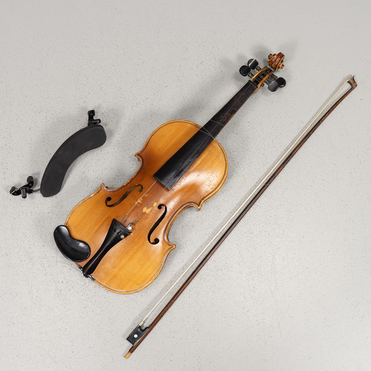 VIOLIN with string, renovation object.