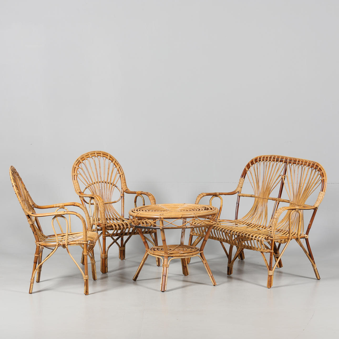 SITTGRUPP, 4 delar, rotting och bambu.