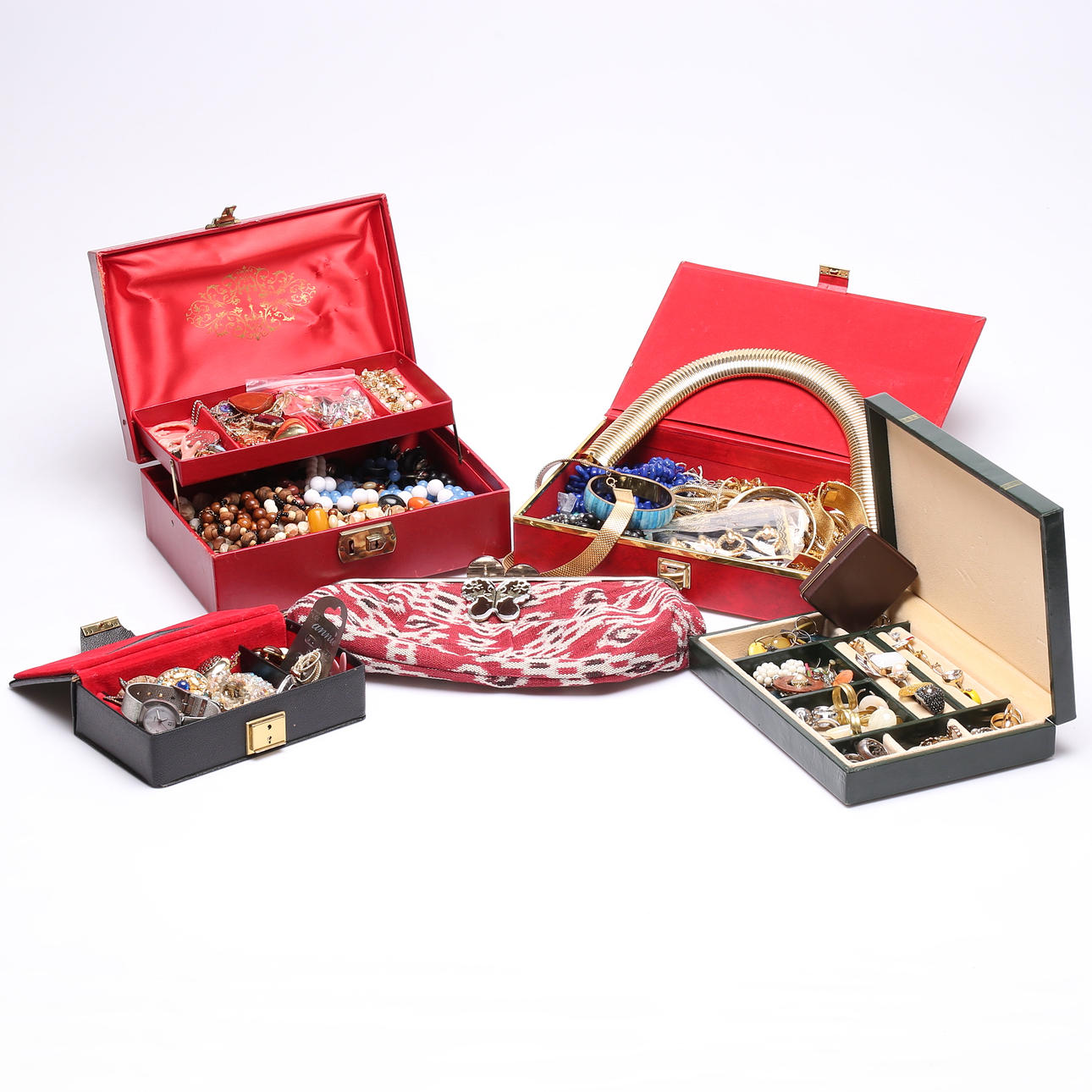 BIJOUTERIER bl.a silver samt CLUTCH.