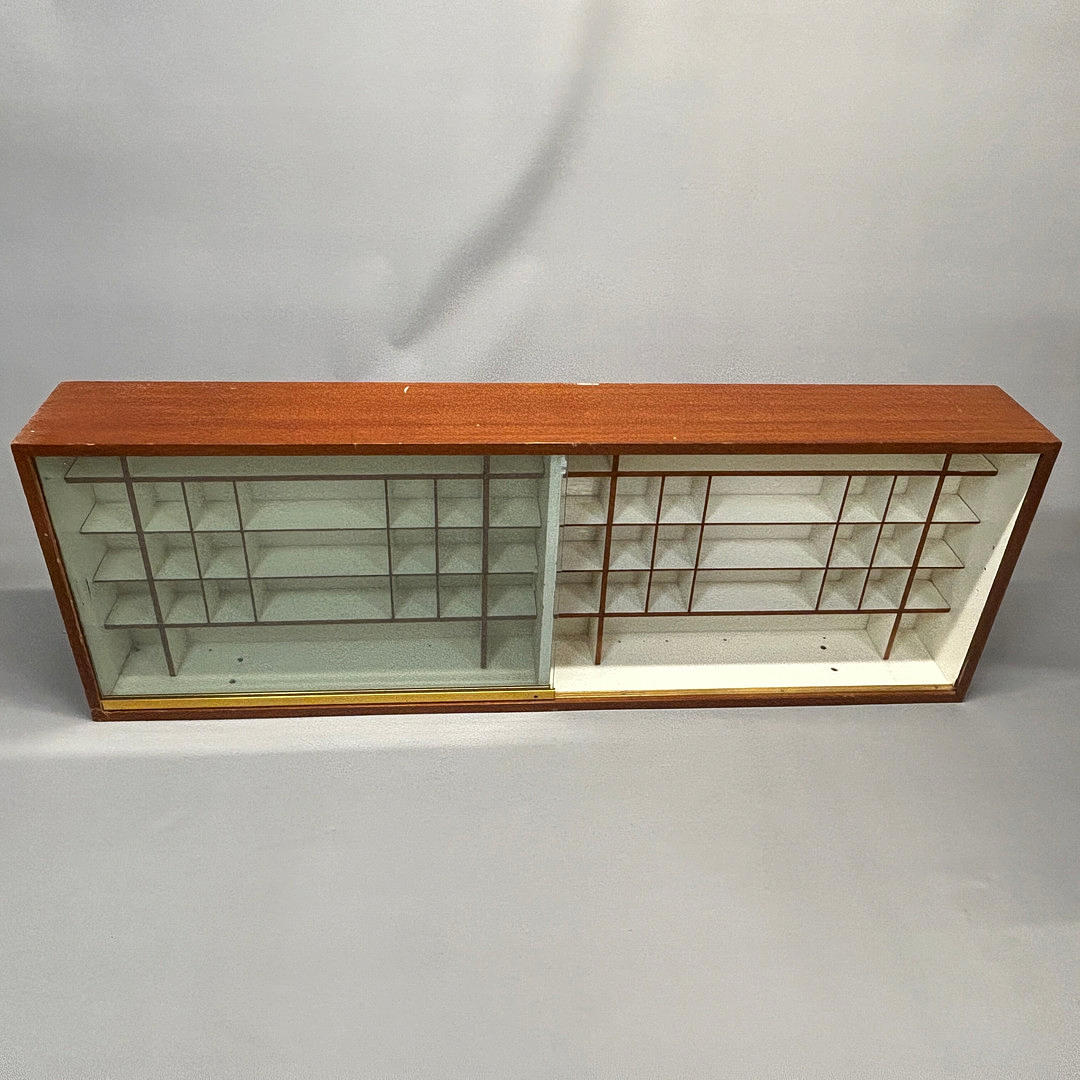 COLLECTORS / SHOP DISPLAY CABINET.