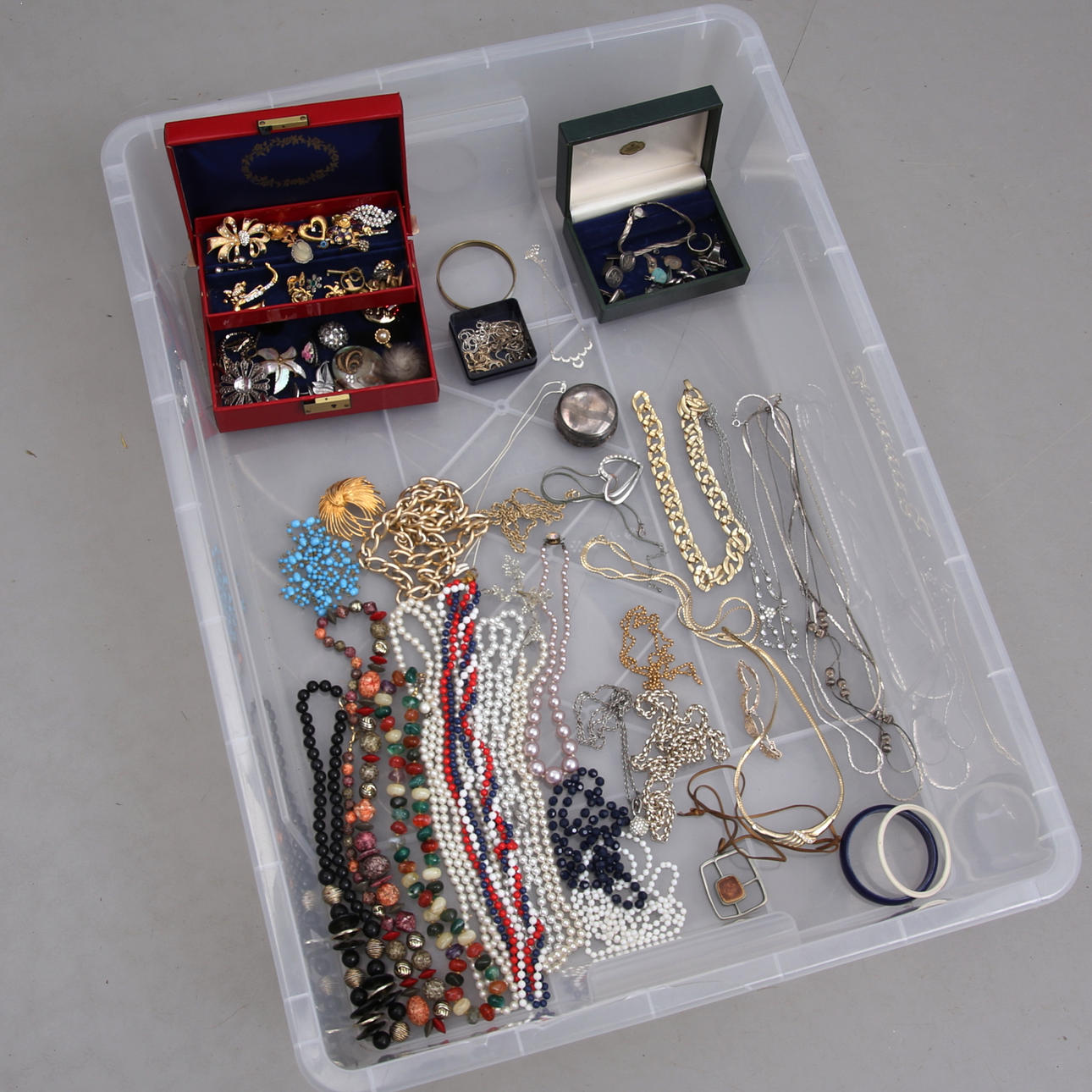 BIJOUTERIER/ SMYCKEN, ,parti, SILVER förekommer.