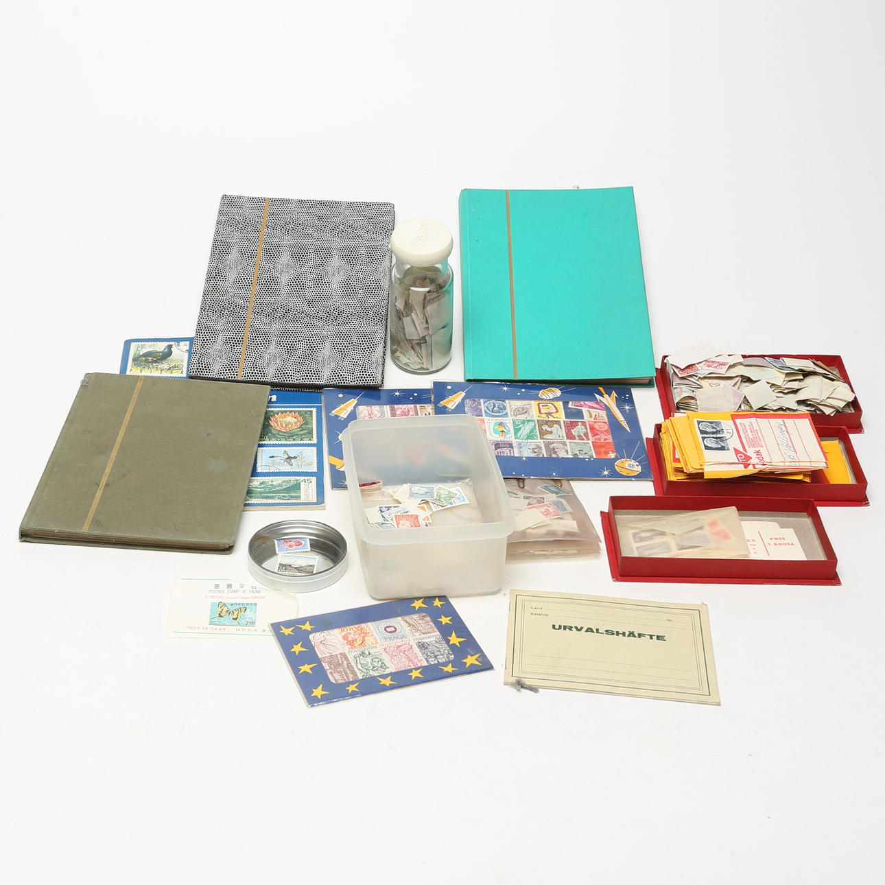 STAMP COLLECTION, good beginner's kit.