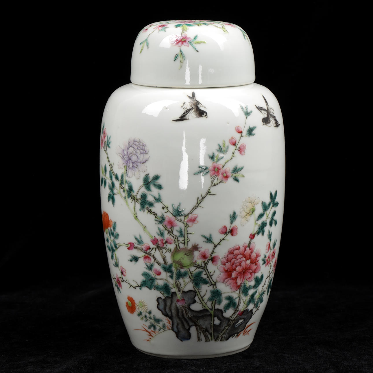 LOCKURNA, porslin, orientalisk, 1800-tal.