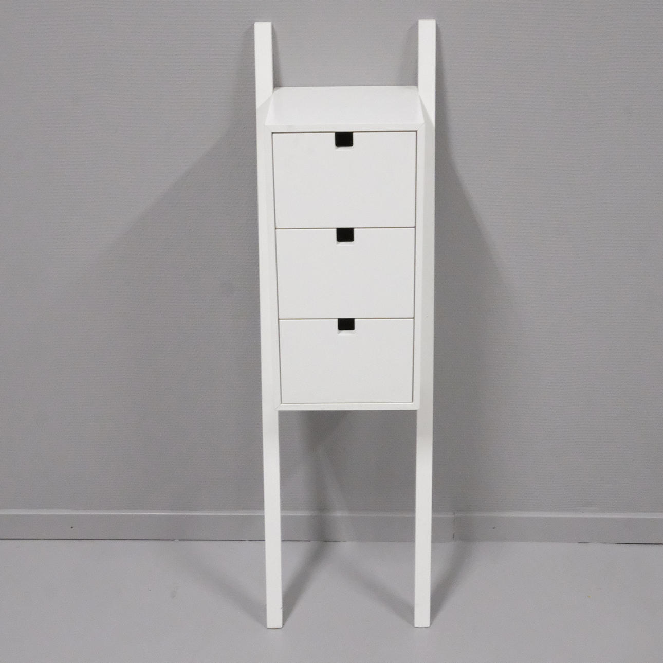 SÄNGBORD / SIDOBORD, "LUTON", MAVIS.