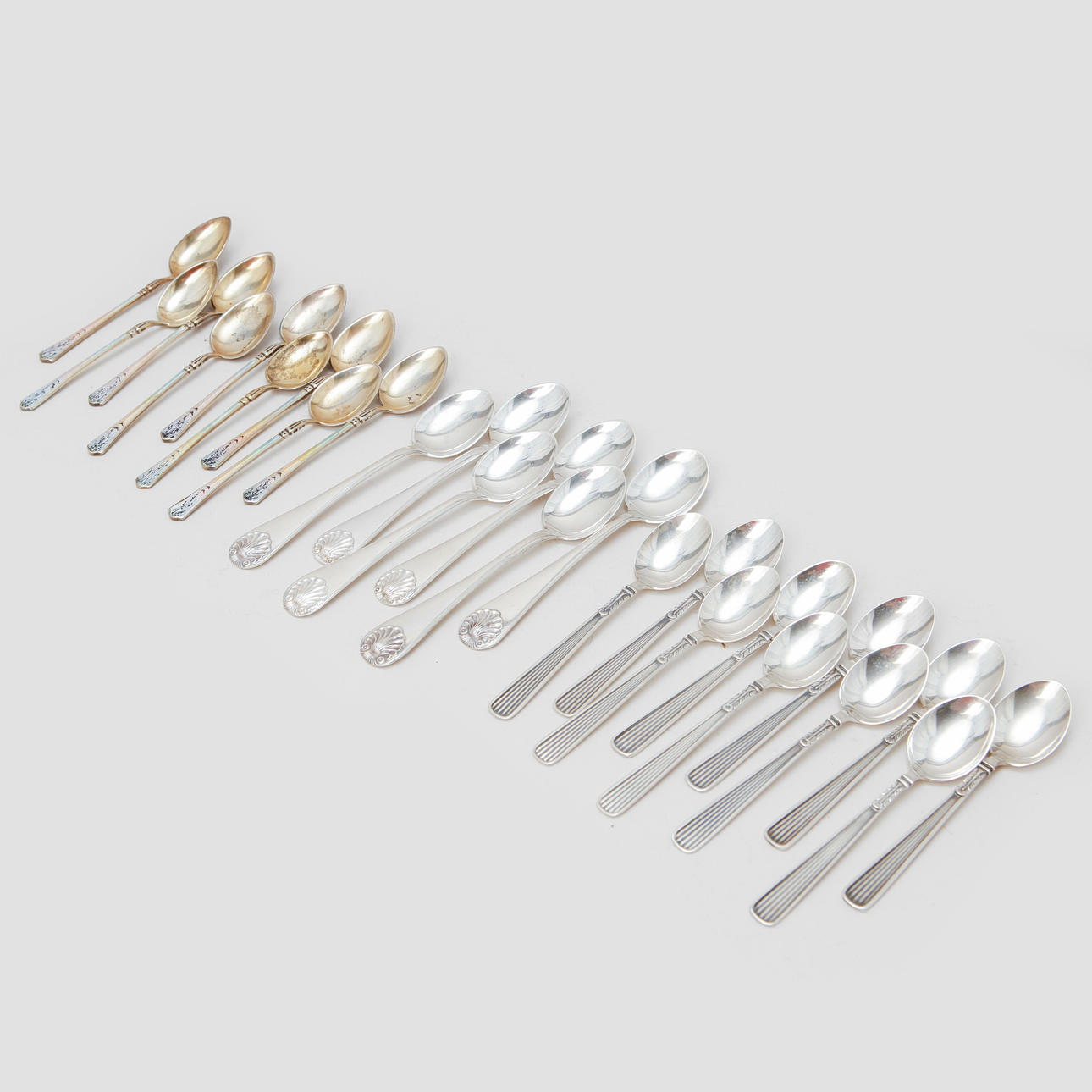 KAFFE/MOCCASKEDAR, 25 st, silver, vikt ca 230 gram.