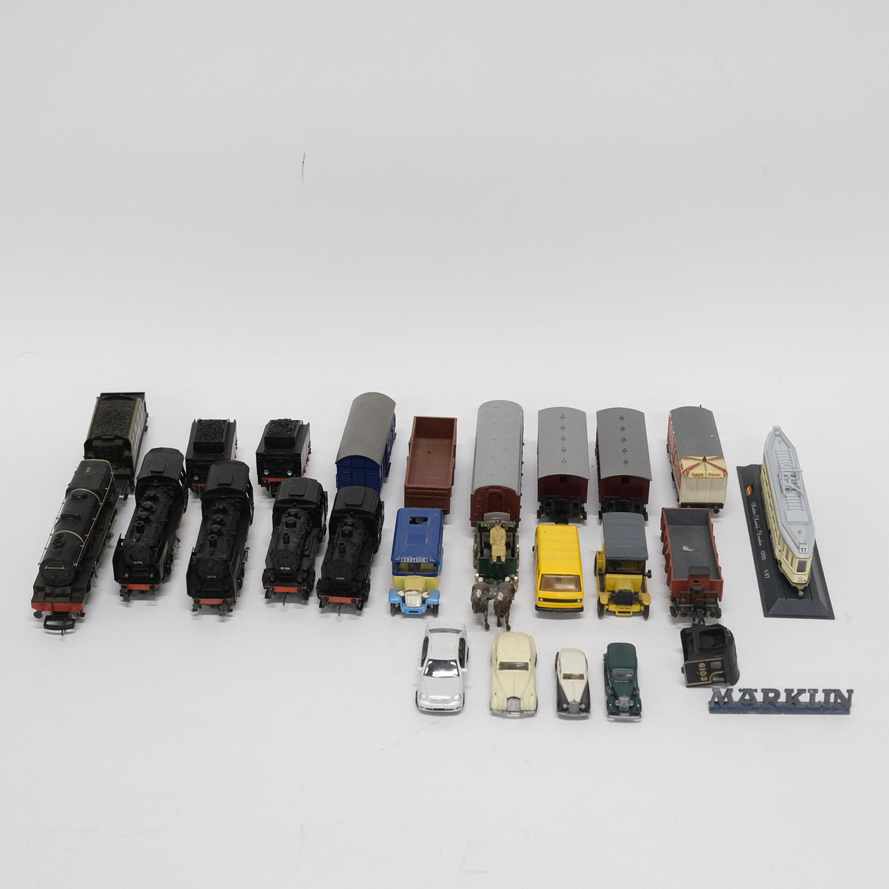 LOK OCH VAGNAR SAMT MODELLBILAR.