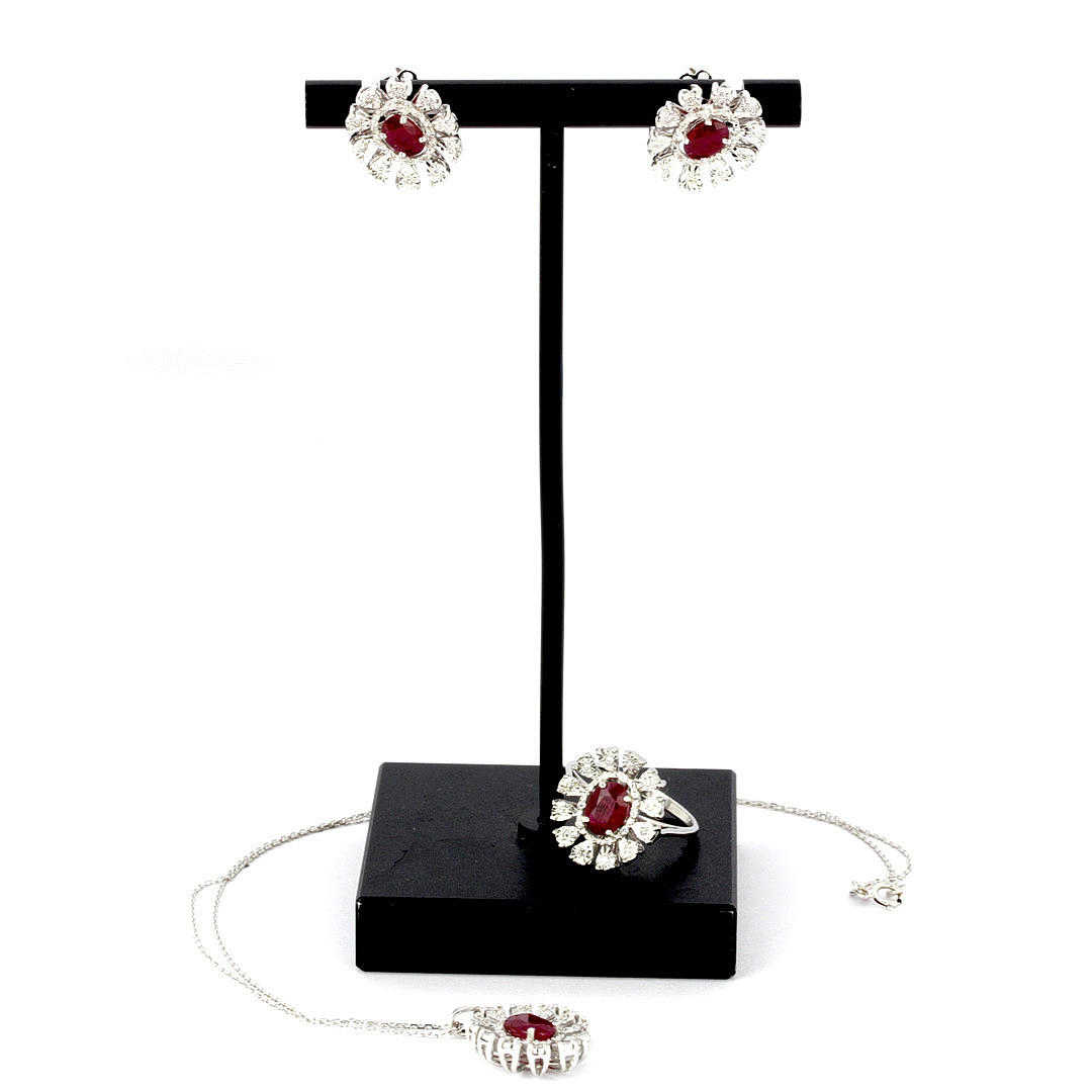 RUBY AND DIAMOND 18CT SUITE.