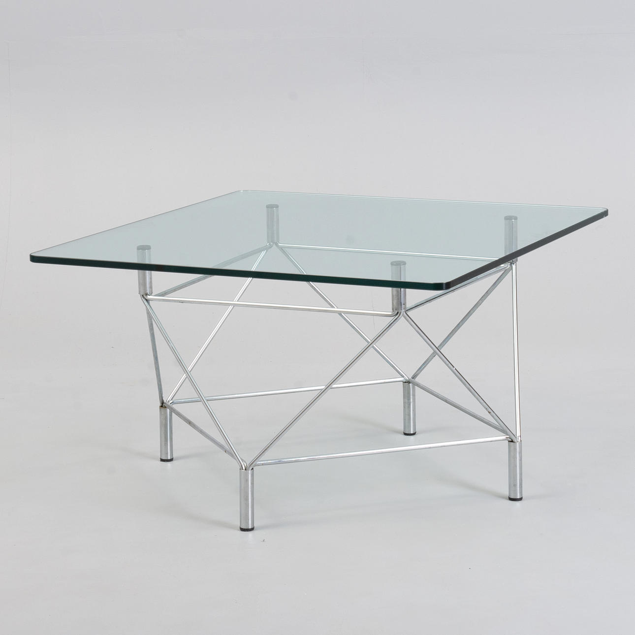 ANDREAS HANSEN. 'Spider' soffbord i glas och krom. Eilersen, Danmark.
