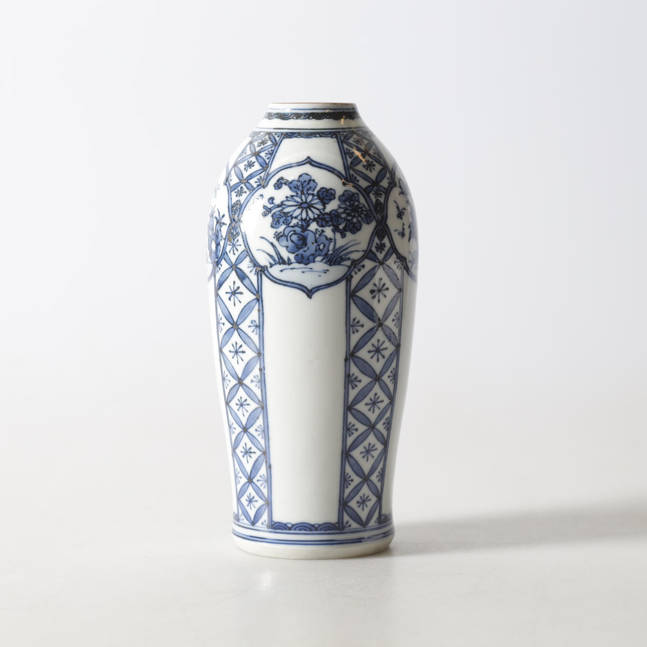 A porcelain vase, China.